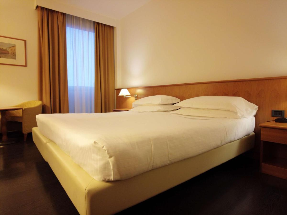 Hotel Western Park Roma Nord 4*